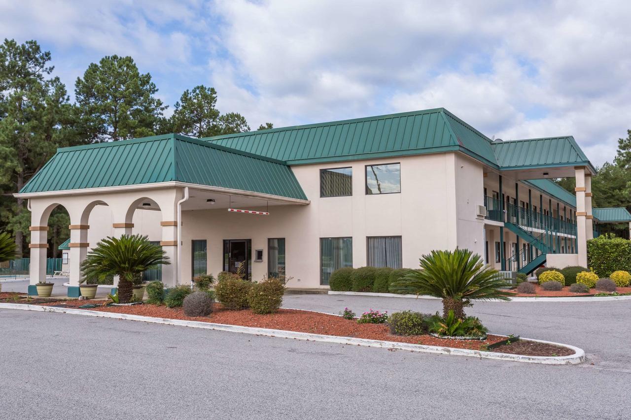 Days Inn By Wyndham Summerton Экстерьер фото