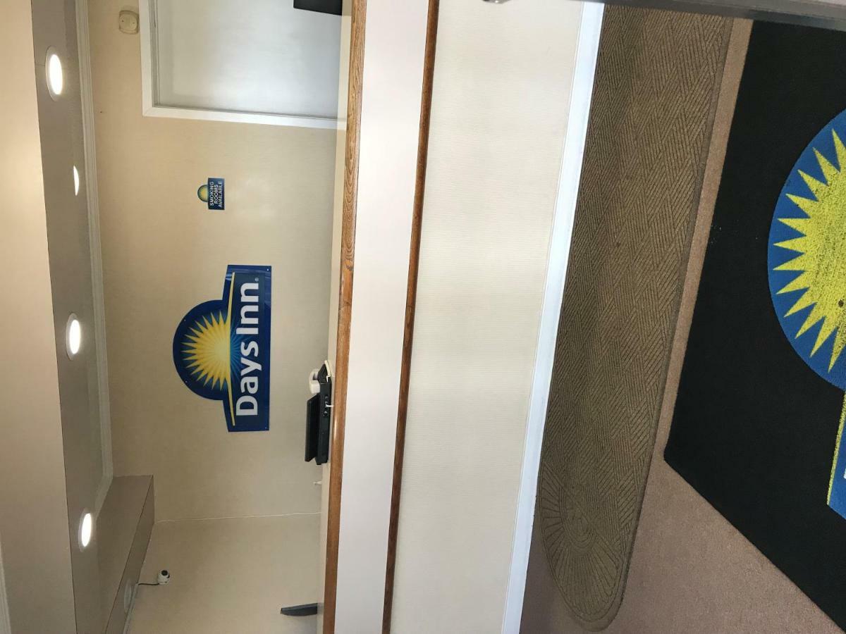 Days Inn By Wyndham Summerton Экстерьер фото